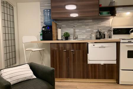 Single Bed with Wifi, walk to the Beaches