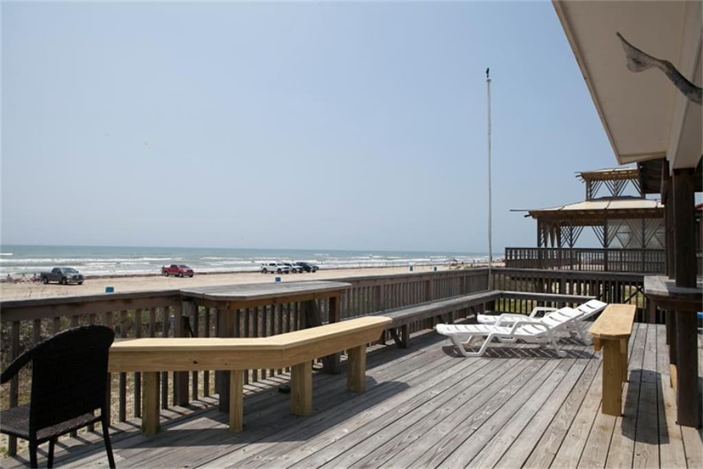 1000+ square feet deck