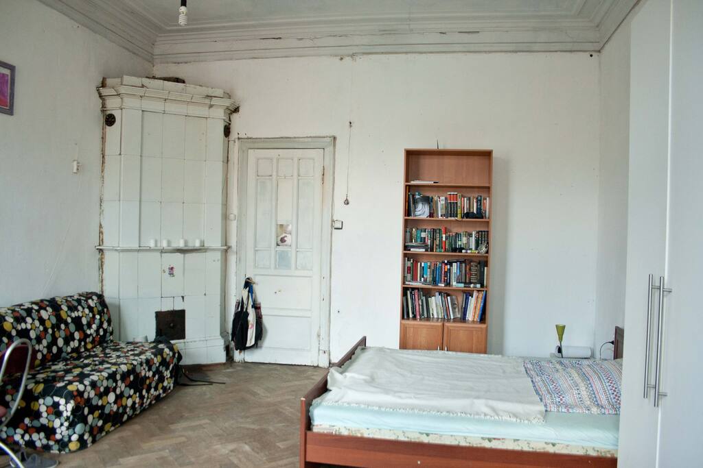 the room / комната