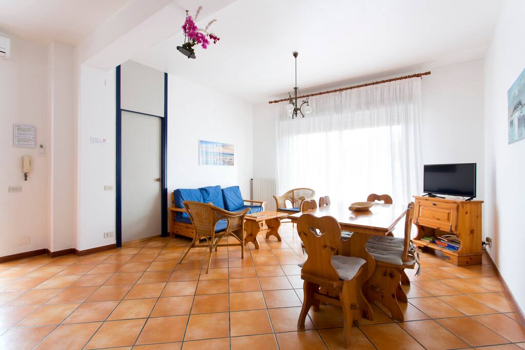living/dining room