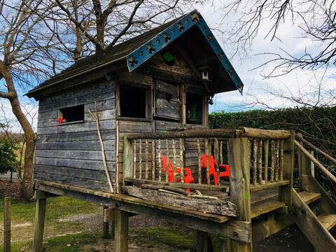 Nature villa, 3ha park and enclosed pond