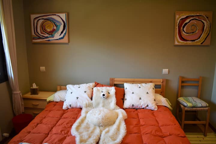 SOBA NA GORNJEM KATU 2:  2 kreveta od 90 cm