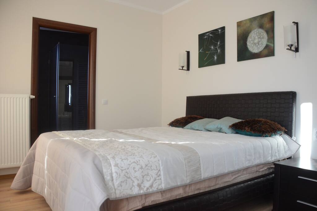 Probably the most comfortable bed you can find in Cluj |
"am dormit pe un norisor" - Andra, July 2017