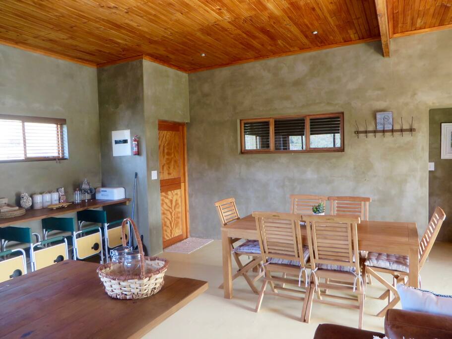 DINNING ROOM
