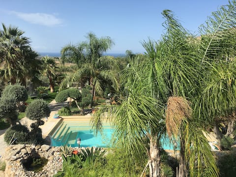 Successful Airbnb property: Villa with private pool and wonderful view in Carini