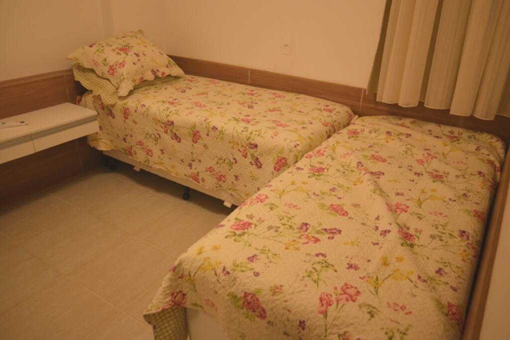 Quarto solteiros - com bicama