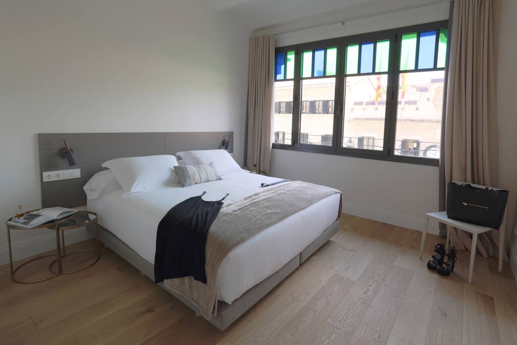 Habitación doble con cama de 200 x 180