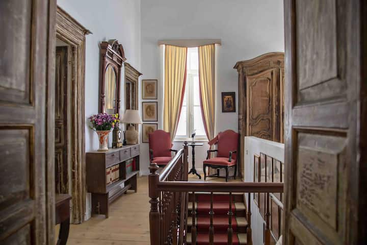 Cambanis Mansion. Splendid Old World Charm In Mykonos Center. - Míconos