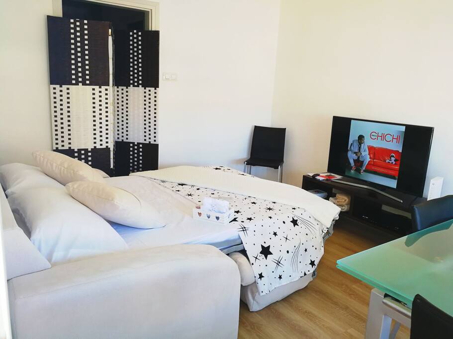 Smart TV
(Netflix)
(YouTube)