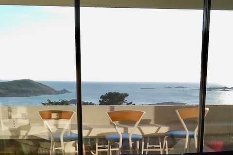 Popular Airbnb listing: Duplex, exceptional sea view in Trébeurden