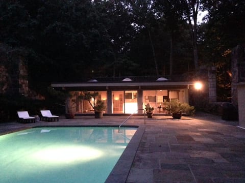Midcentury Modern ZenHouse Sculptor Studio