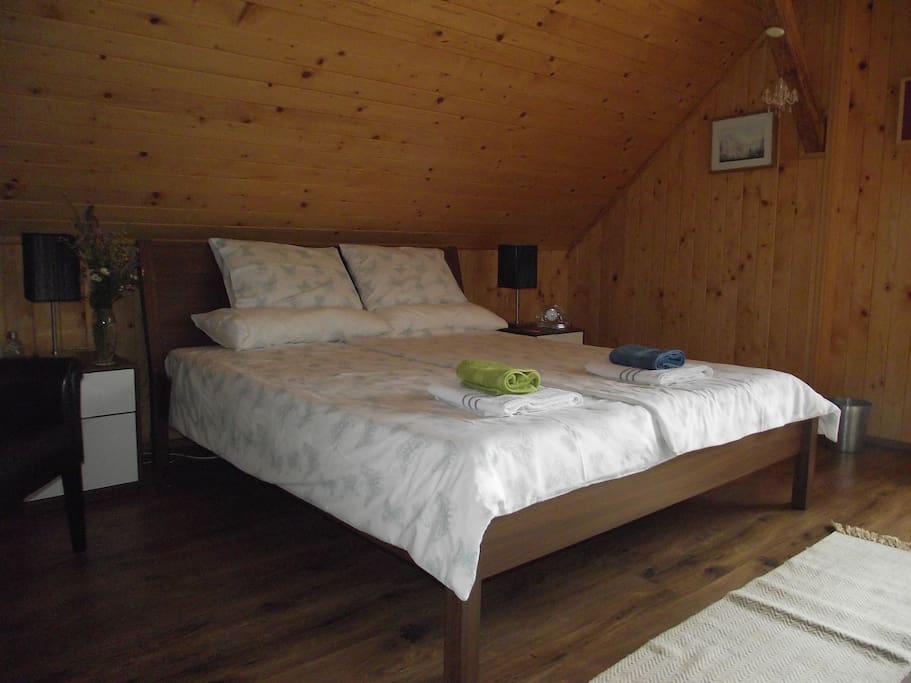 Enjoy a great night's sleep in the superb comfort of a king size bed.