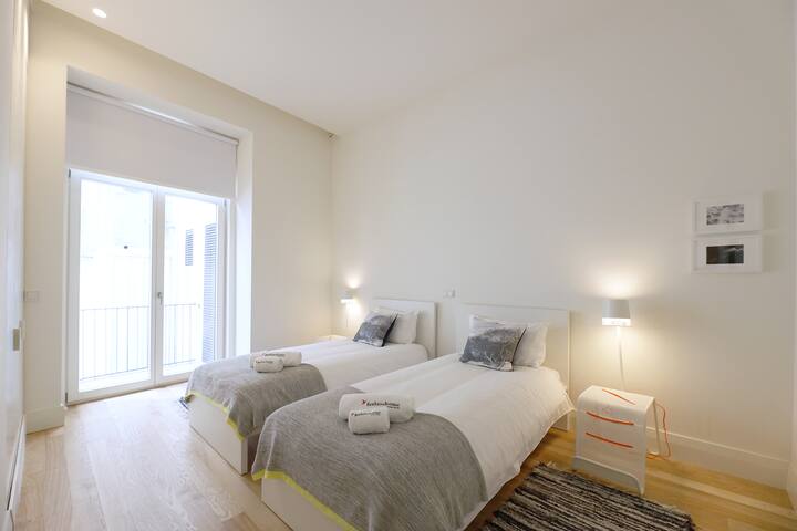 FLH Sá da Bandeira Luxury Apartment gallery image 4