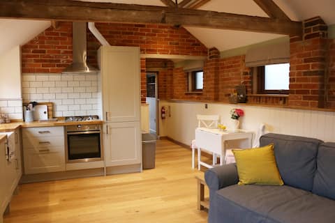 Converted Stables, New Forest Cottage