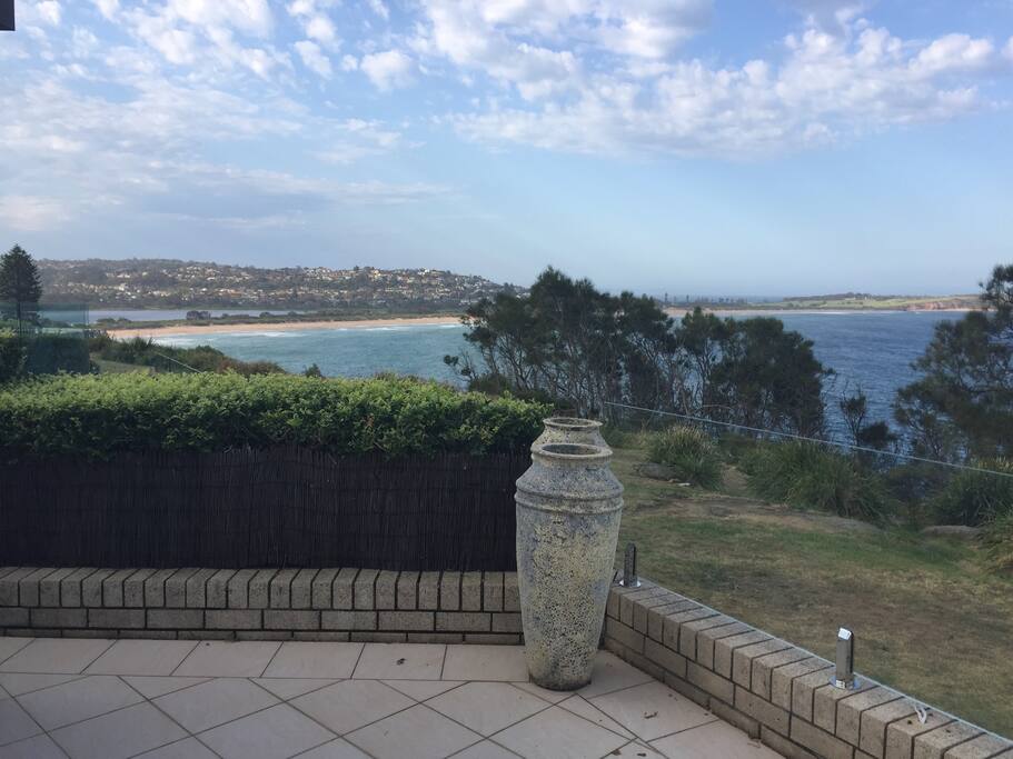 Views to Dee why Beach - A quick walk to Dee Why Restaurants, cafes & Beach