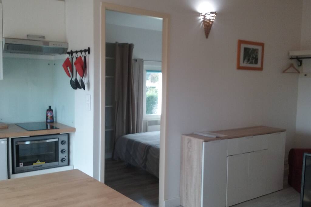 Porte donnant sur la chambre séparée du séjour