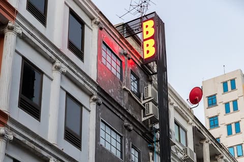 BB Wong Sawang/6 BR/8 BATH/2min MRT/8min JJ Market