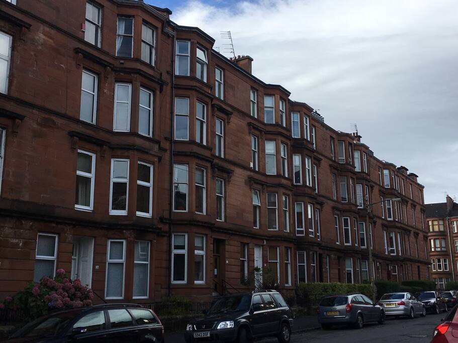Airbnb Glasgow | traditional 1st floor apartment wifi parking Airbnb Glasgow | traditional 1st floor apartment wifi parking