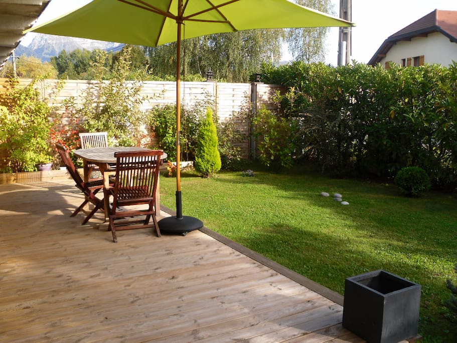 Terrasse et jardin privatifs, face sud