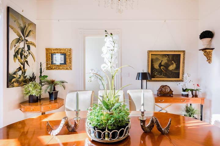 Elegant 4Bd/2Ba Italianate Victorian gallery image 3