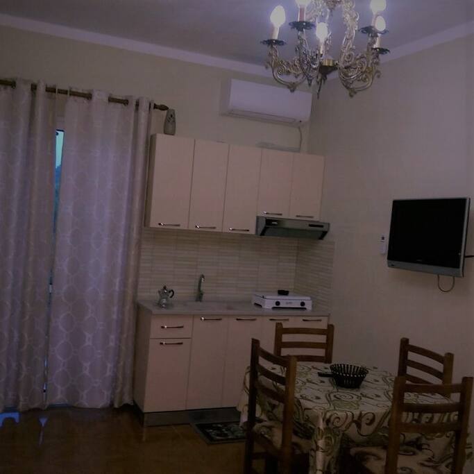 Angolo cottura climatizzatore e tende