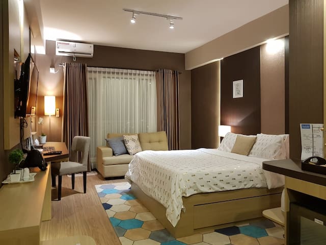 New!  Spacious Cozy room at GCA 3 Luxury Apartment