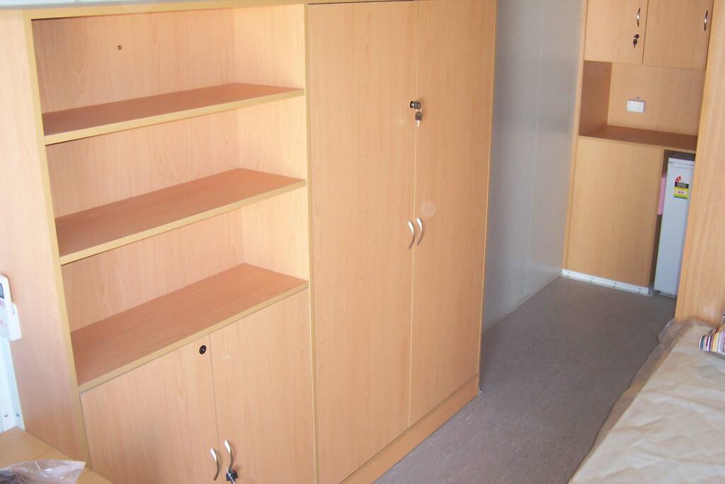 Clothes cupbord and shelves