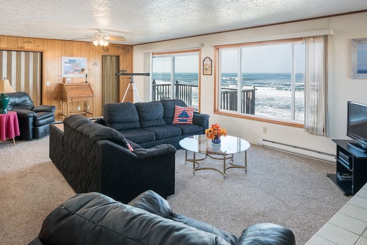 Wheelhouse-Oceanfront, balcony, kitchen, fireplace