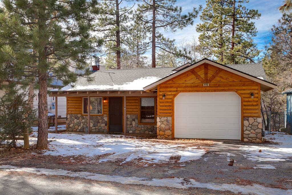 Updated Big Bear Cabin with Big Deck!