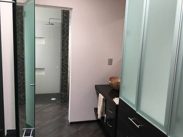 3 habitaciones de lujo con baño en casa particular gallery image 5