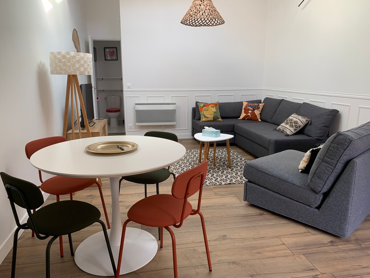 Top Airbnb: House with parking & garden 15 min from Paris center in Gentilly