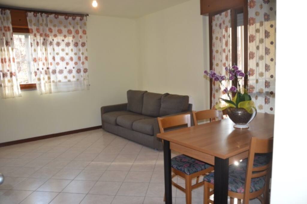 Sala con divano letto