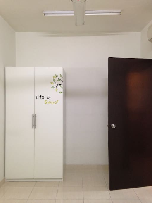 Medium Room