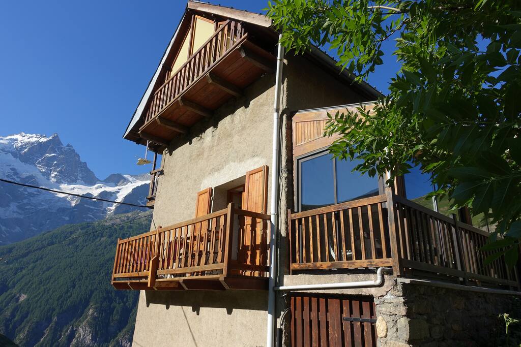 La maison avec la Meije en panorama