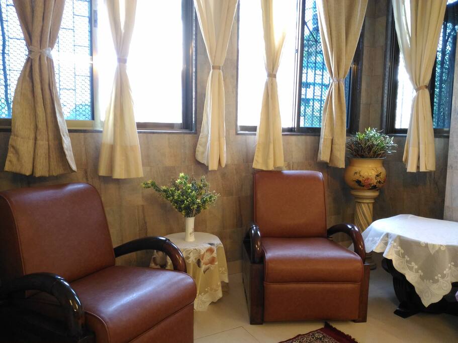 Comfortable seating chairs