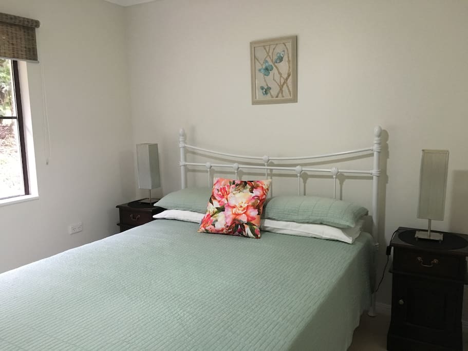 Bedroom with queen size bed
