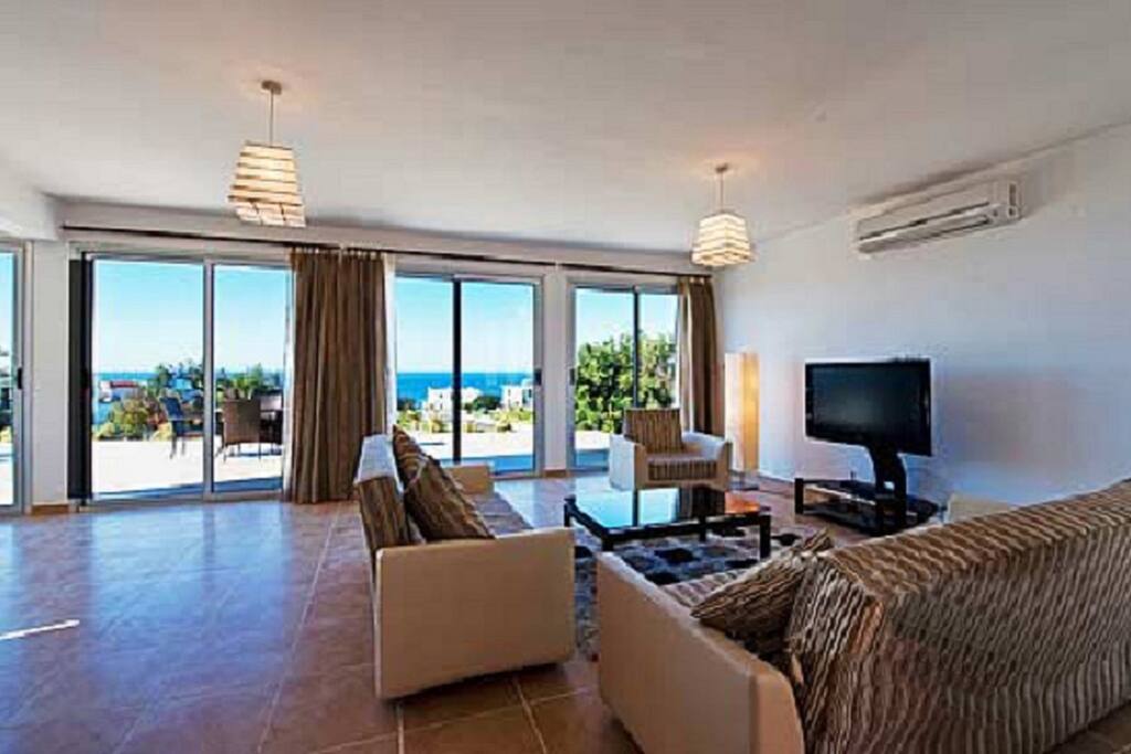 the airey, spacious lounge.