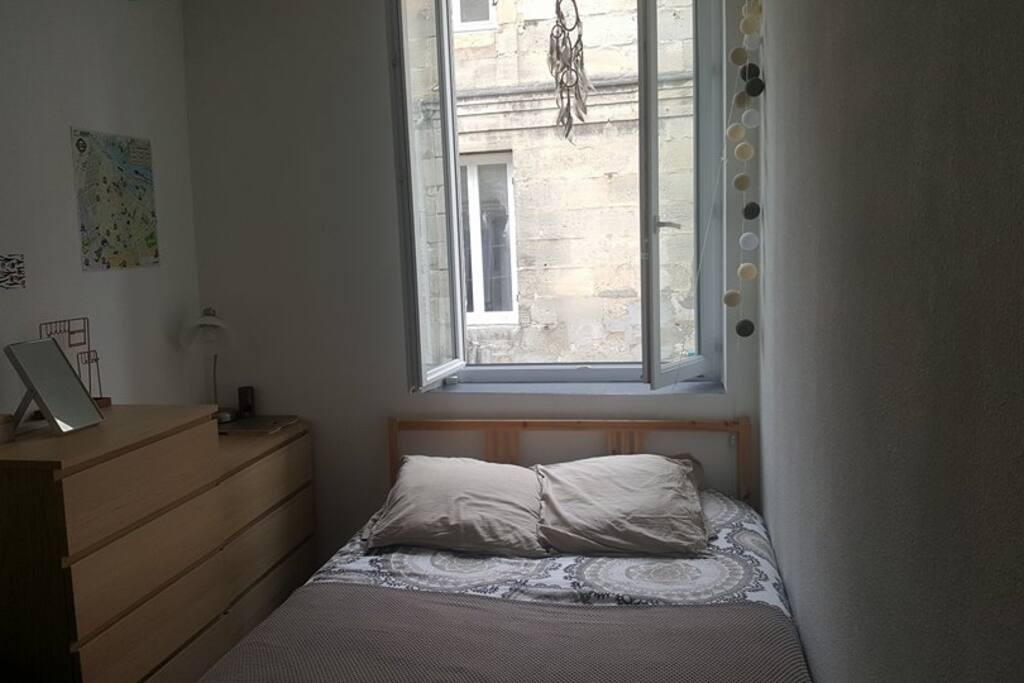 Chambre lit queen size