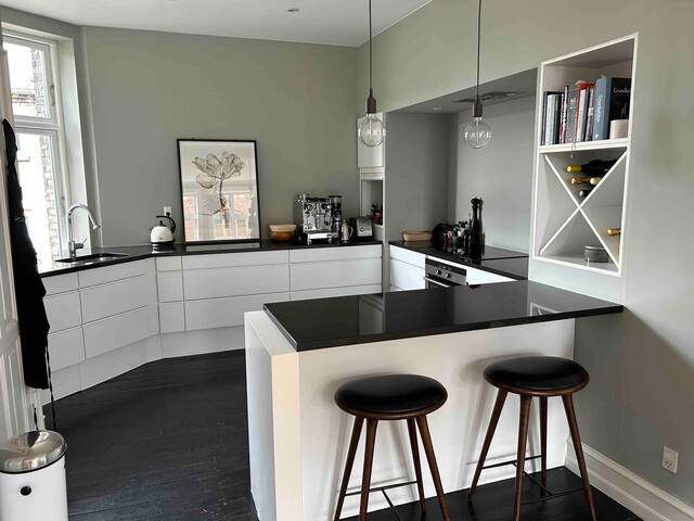 200 m2 skøn lejlighed ved søerne – tæt på alt gallery image 4