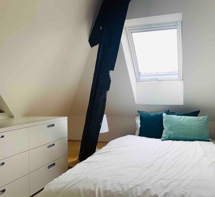 Bedroom 2 - slanted roof - 160 cm bed 