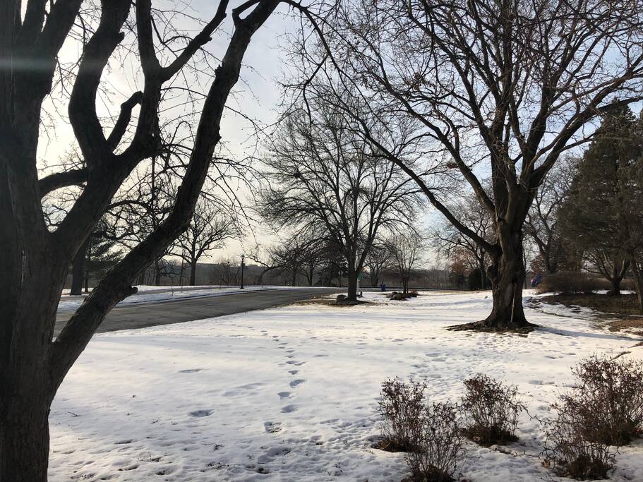 Walk/ Bike Path & Mississippi River