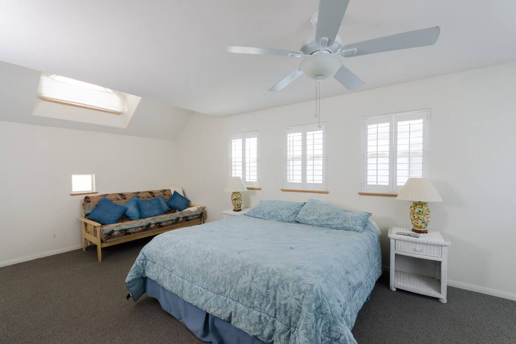 King mattress and double fouton in Master Bedroom. Huge walk in closet