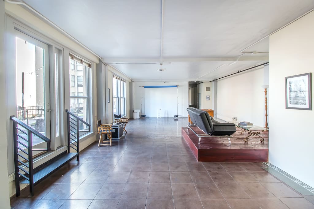 huge common/living room area