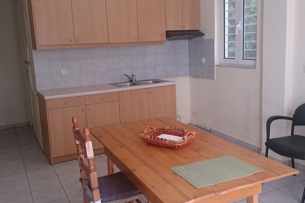 Κουζίνα με τραπεζαρία