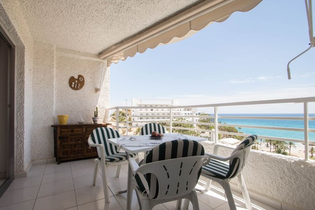 Without doubt one of the most privileged balconies of the Costa Blanca!