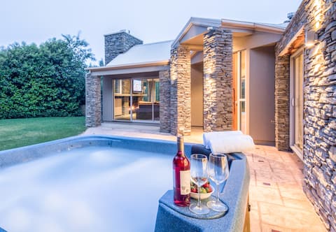 Riverview Retreat by MajorDomo - Six Bedroom Home