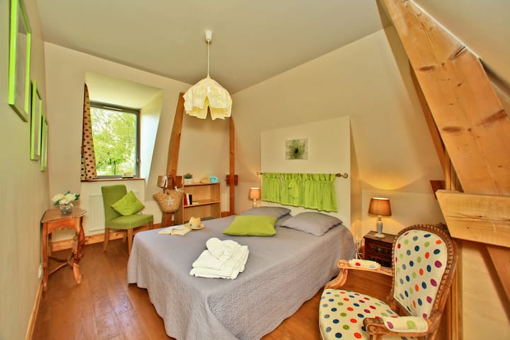 Dhomë dyshe me banjo