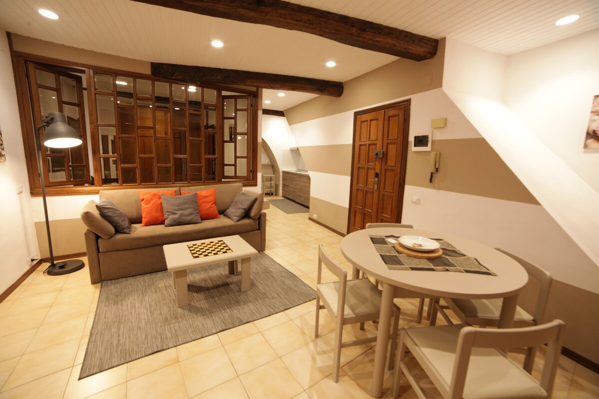 Top performing Airbnb: Live in the center of Riomaggiore!! in Riomaggiore