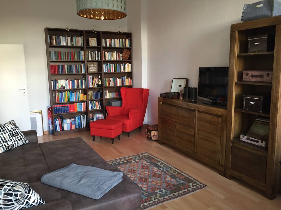 Wohnzimmer mit Schlafsofa