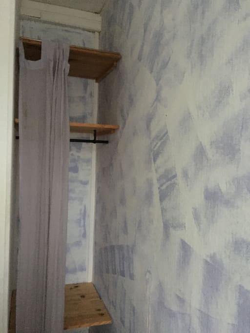Penderie dans la chambre